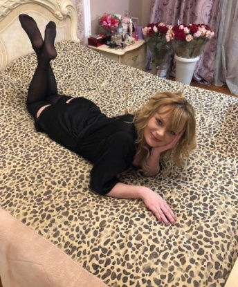 Мои услуги помогут тебе расслабиться и получить максимум удовольствия. У меня широкие возможности, обладаю горячим телом и искусными навыками. Встречусь с тобой в уютной обстановке и создам незабываемую атмосферу. Здесь ты найдешь множество отзывов, которые подтверждают мою качественную работу. Фото 100% мои. Жду тебя в Москве для чарующих моментов вместе. Обещаю, ты не пожалеешь! 😘 13412, 1995 лет